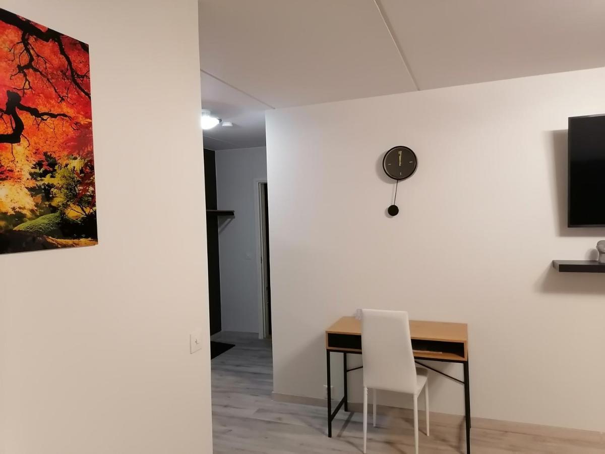 Appartement Keskustan Kaksio Parvekkeella, Ilmastoitu. à Savonlinna Extérieur photo